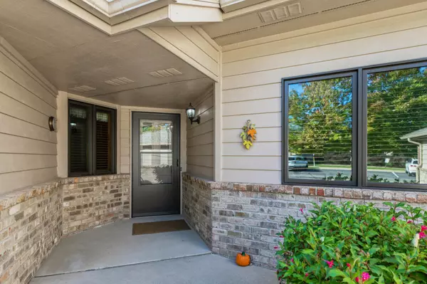 Apple Valley, MN 55124,14397 Embassy WAY