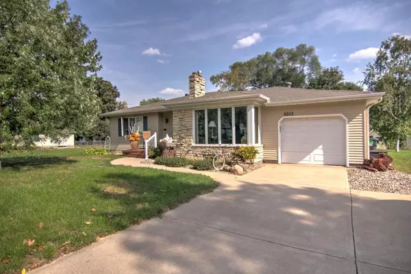 8901 15th AVE S, Bloomington, MN 55425