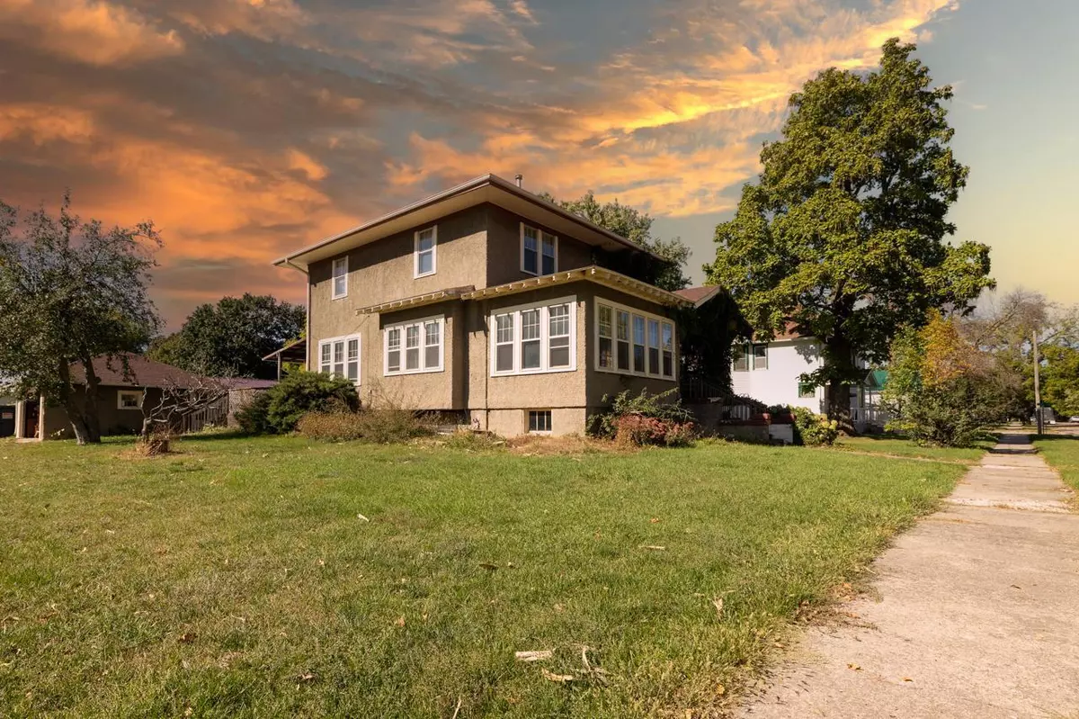 Ellsworth, MN 56129,605 S Chestnut ST