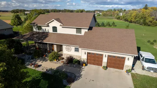 716 Simplicity DR, Ellendale, MN 56026