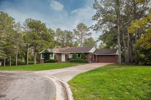 Morris, MN 56267,8 Circle Pines ST