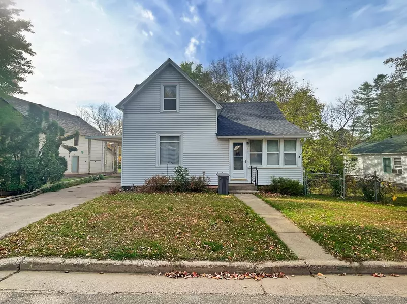 407 N Washington ST, Saint Croix Falls, WI 54024