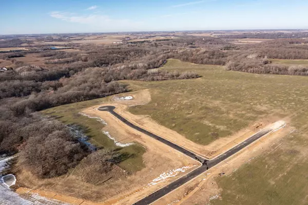 Rochester, MN 55902,L17B4 Royal Oaks LN SW