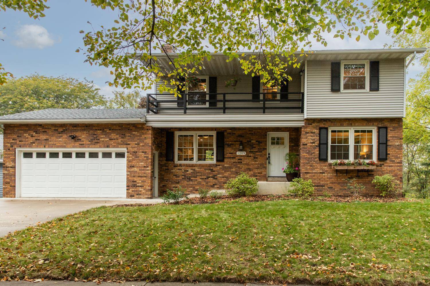 1209 21st ST NE, Rochester, MN 55906
