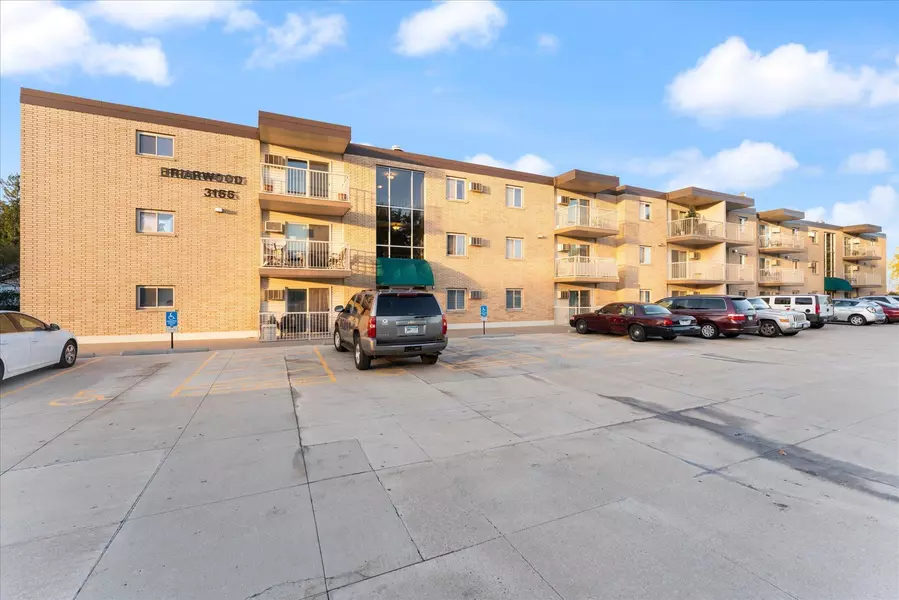 3155 Old Highway 8 #107, Roseville, MN 55418