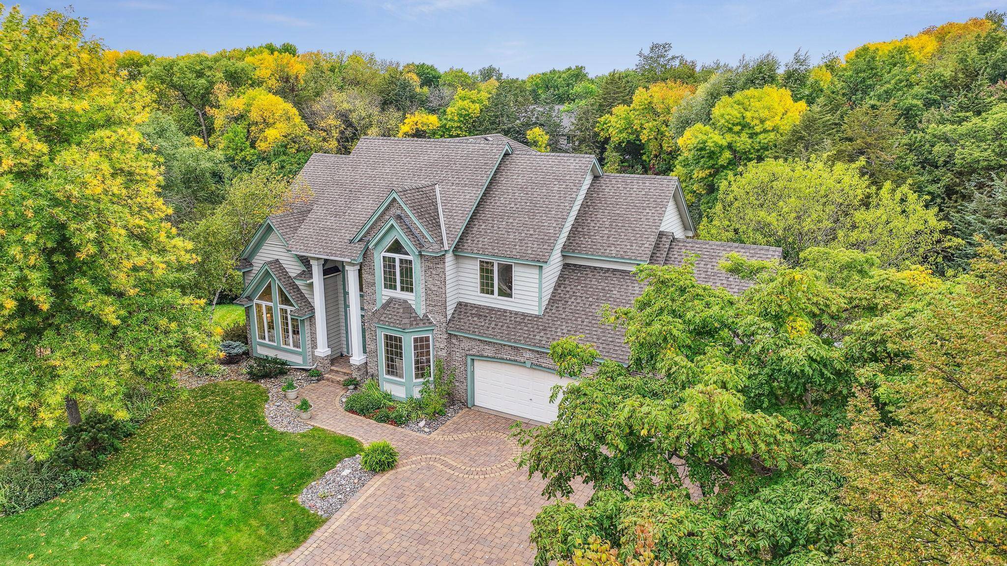 18160 Clear Spring LN, Eden Prairie, MN 55347