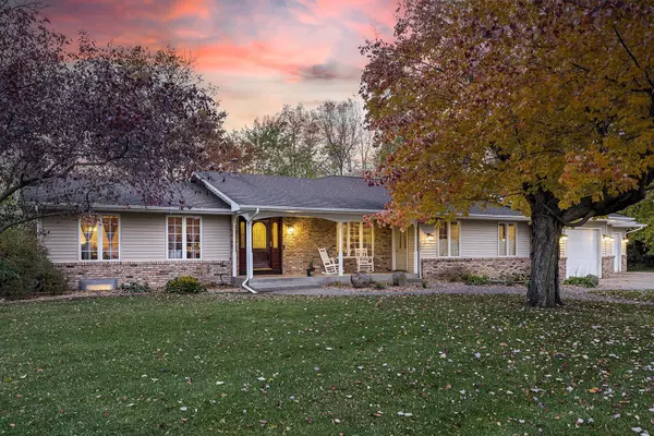 707 Sunset LN N, Cambridge, MN 55008
