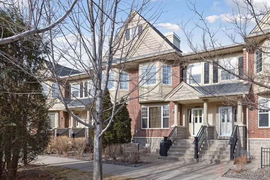 8425 Townsend DR, Eden Prairie, MN 55344