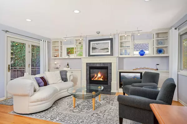 4232 Valley View RD, Edina, MN 55424