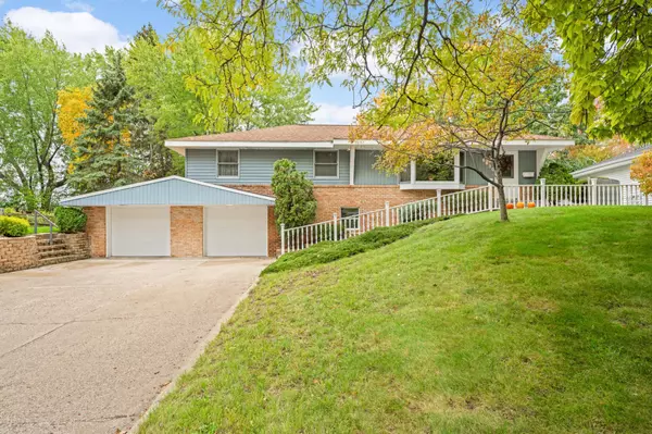 Bloomington, MN 55431,8830 Tretbaugh DR