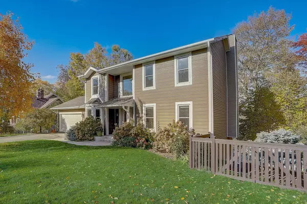 Eden Prairie, MN 55347,15619 Village Woods DR