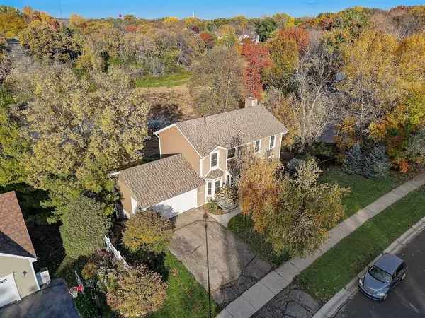 Eden Prairie, MN 55347,15619 Village Woods DR