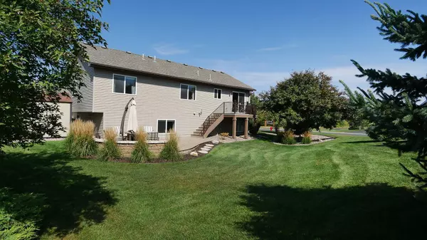 Lakeville, MN 55044,21395 Hytrail CIR