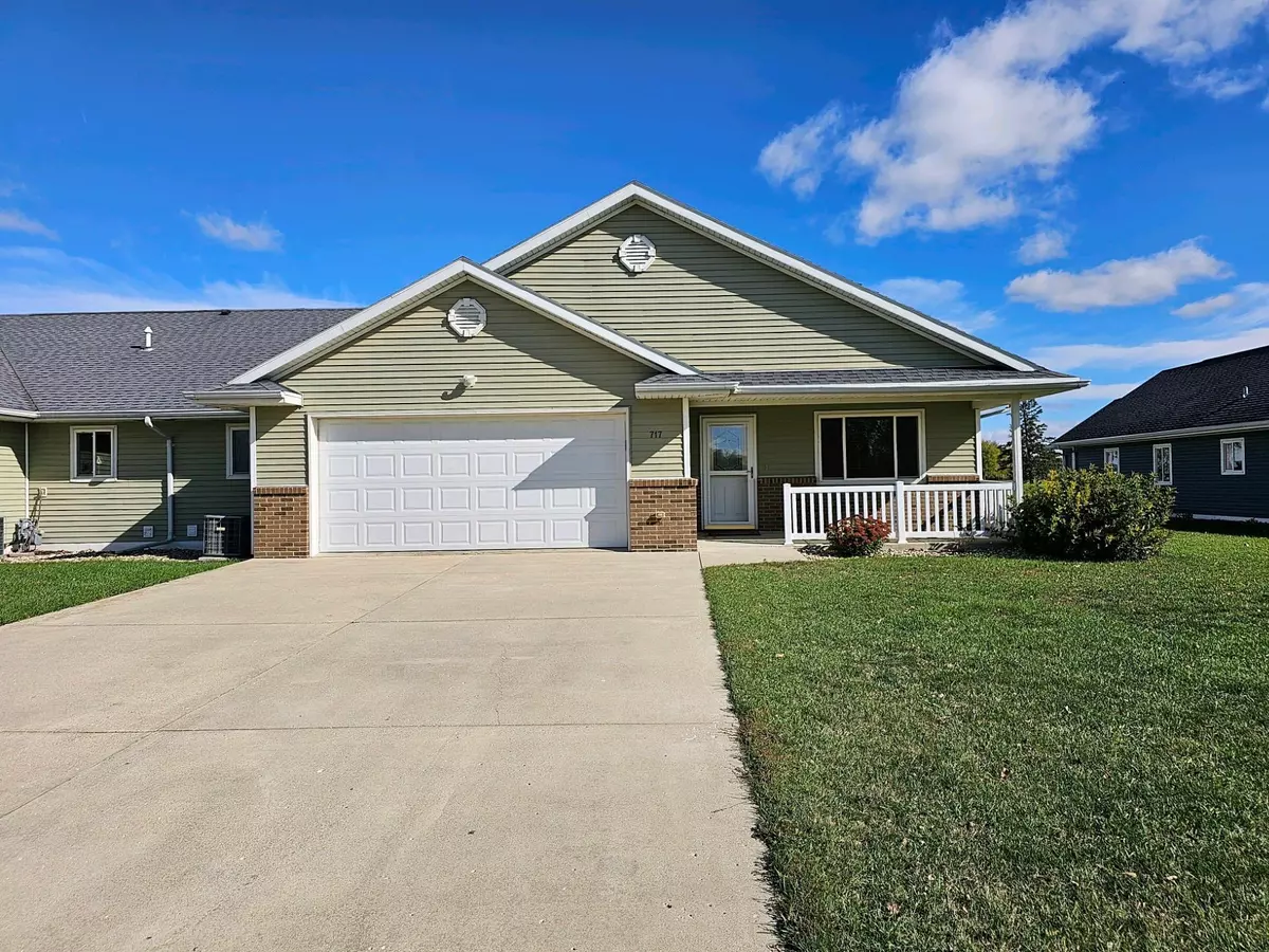 Pipestone, MN 56164,717 Fairway DR