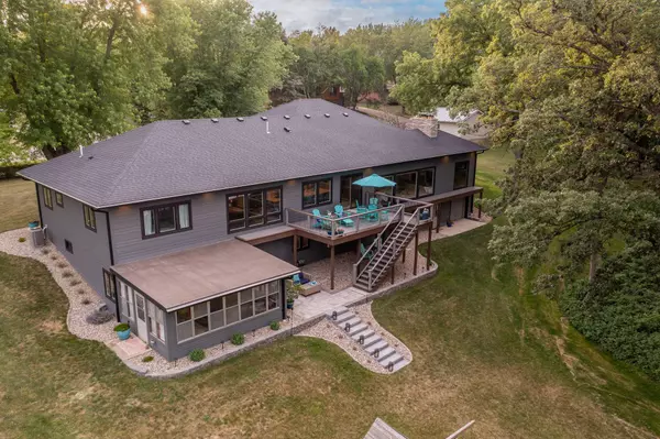 425 W Amber Lake DR, Fairmont, MN 56031