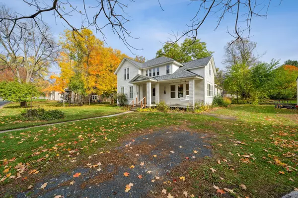 River Falls, WI 54022,414 N 2nd ST