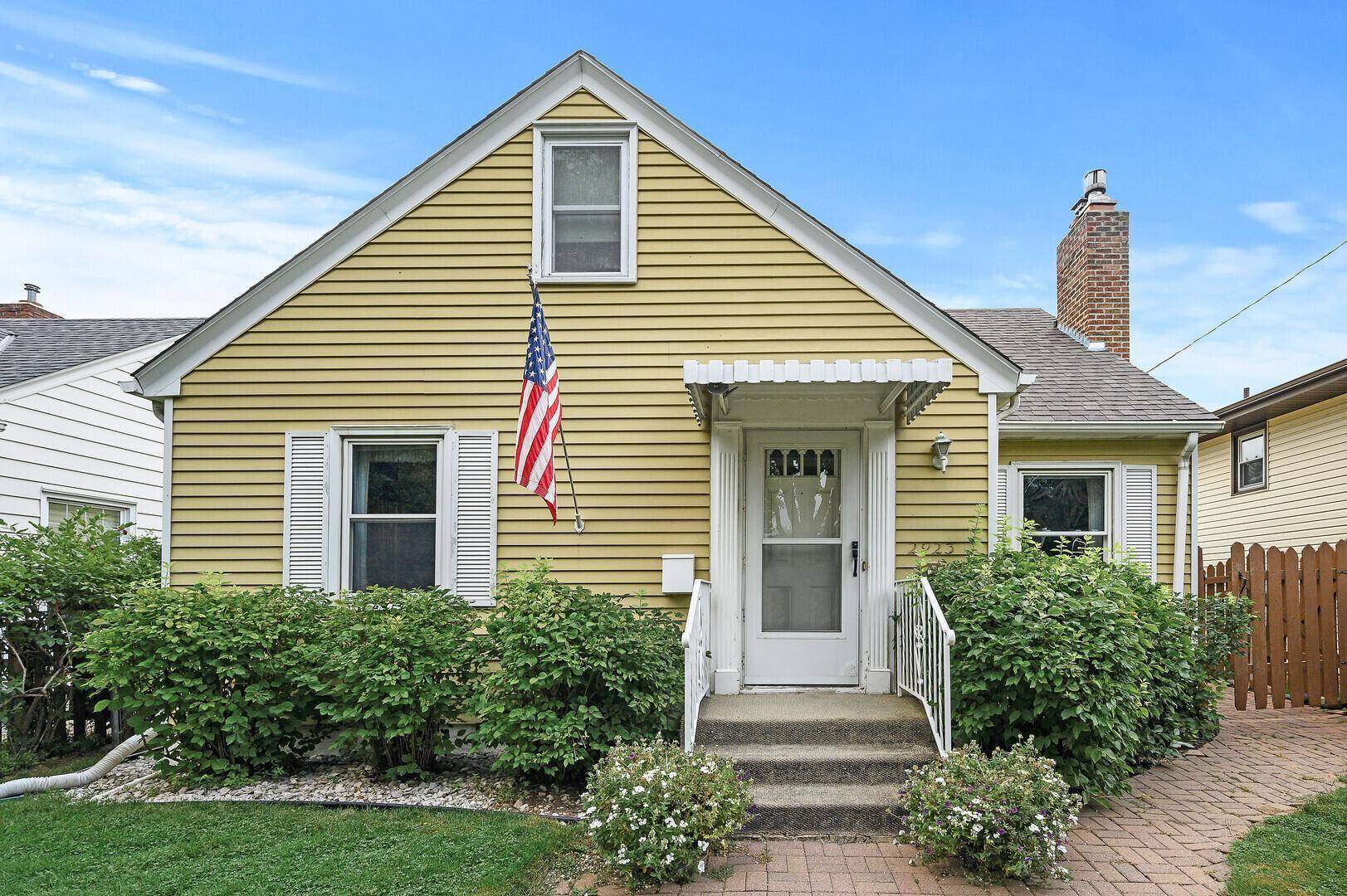 2923 Cleveland ST NE, Minneapolis, MN 55418
