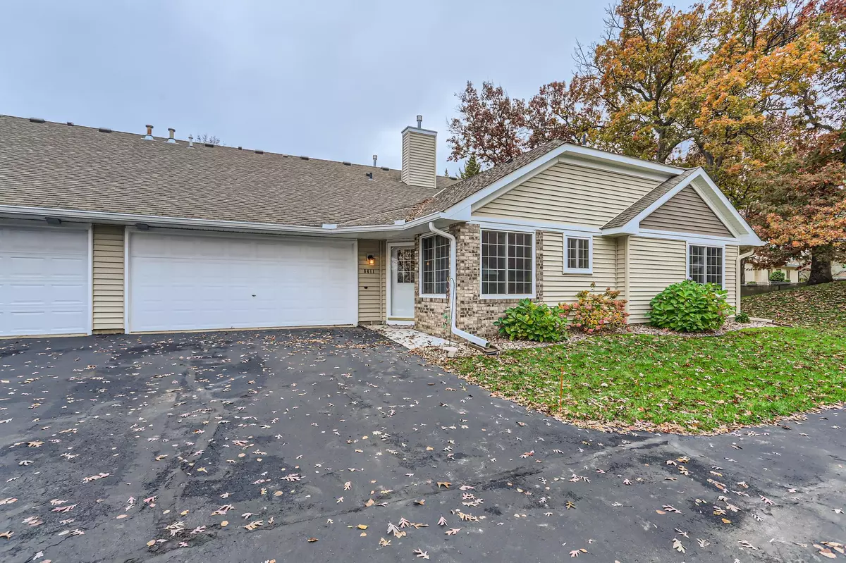 Inver Grove Heights, MN 55076,8411 Copperfield WAY