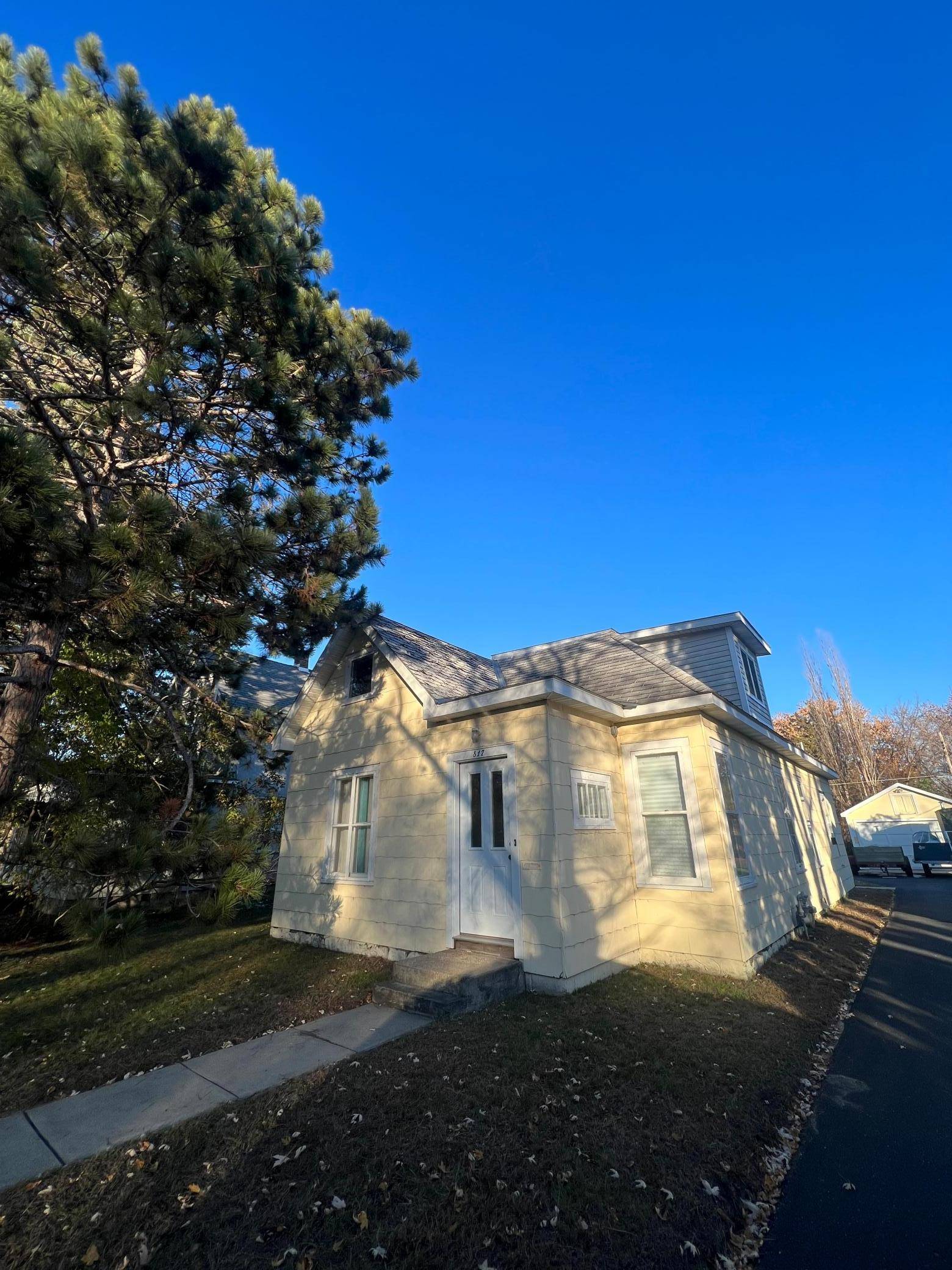 Brainerd, MN 56401,817 S 7th ST
