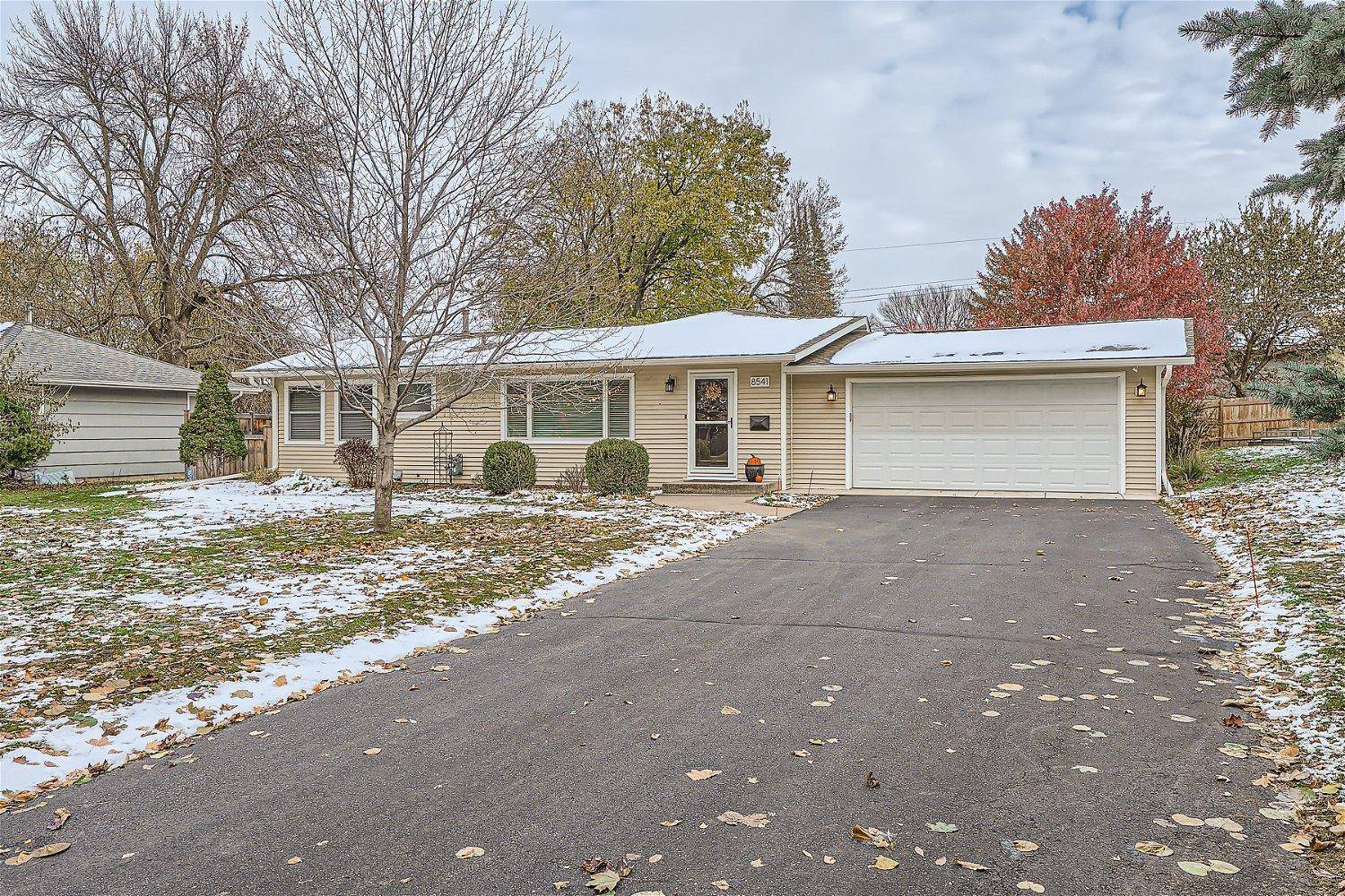 Bloomington, MN 55431,8541 Russell AVE S
