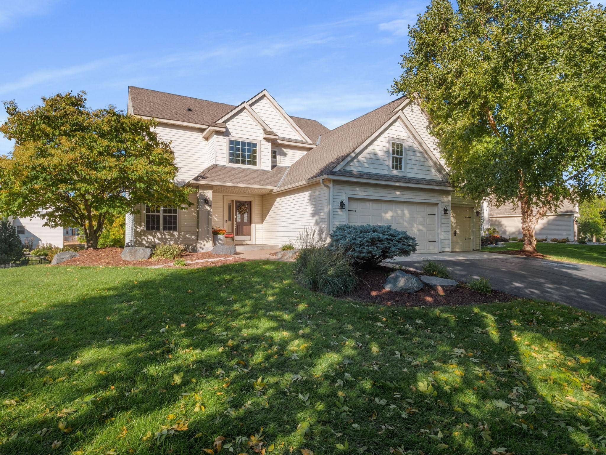 711 Oak DR,  Victoria,  MN 55386