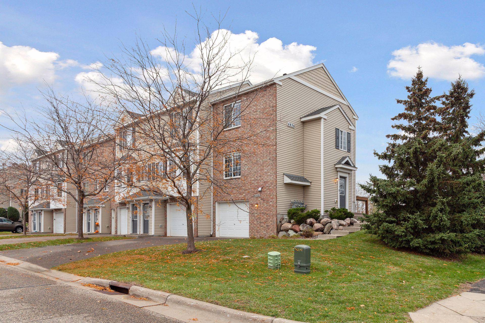 4826 Elm DR N #8, Hugo, MN 55038