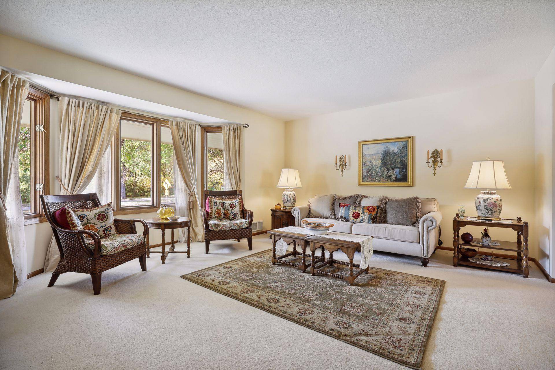 5600 Valley LN,  Edina,  MN 55439