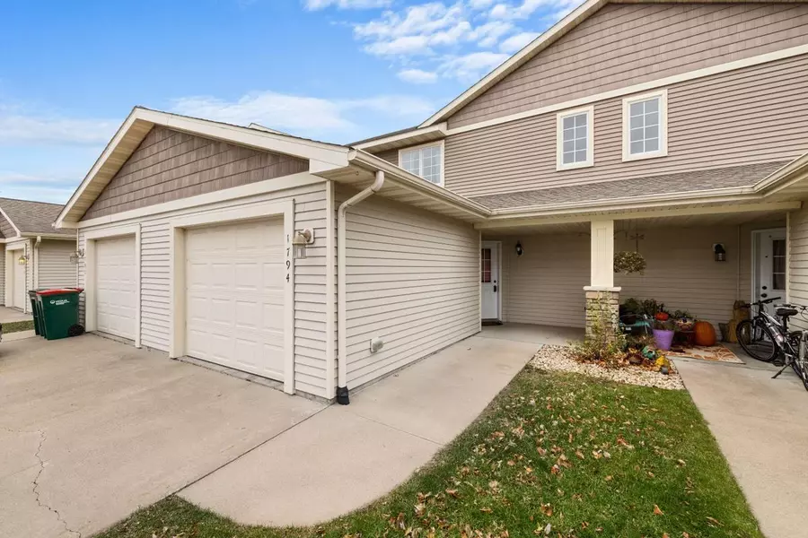 1794 Bennett ST, River Falls, WI 54022