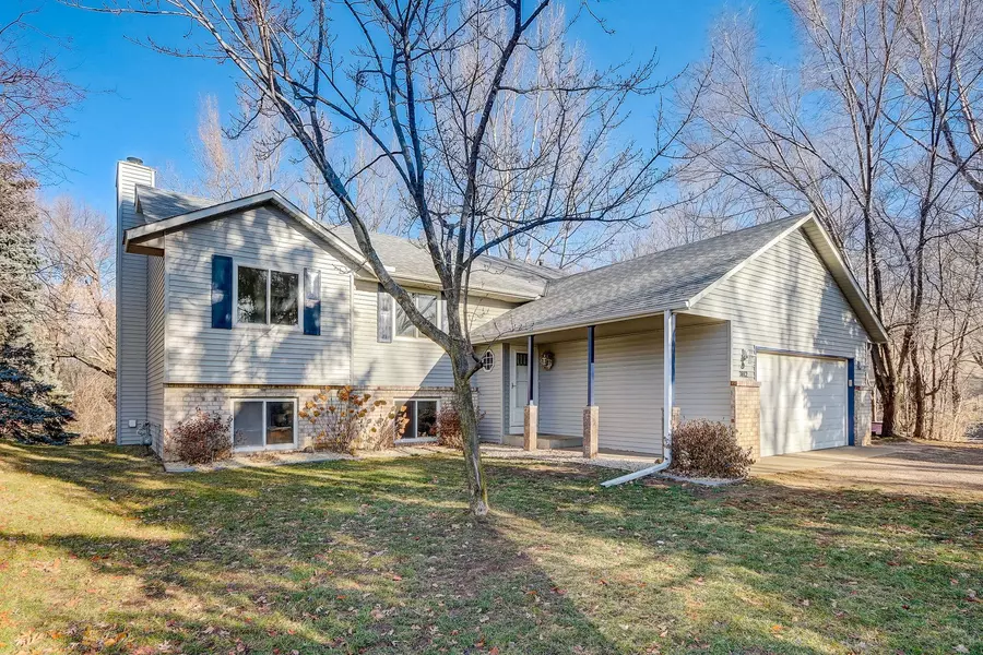 3812 Granada PLZ, Oakdale, MN 55128