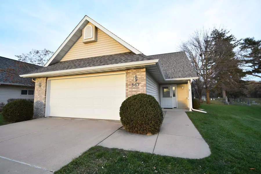 587 Black Cherry CT, Red Wing, MN 55066