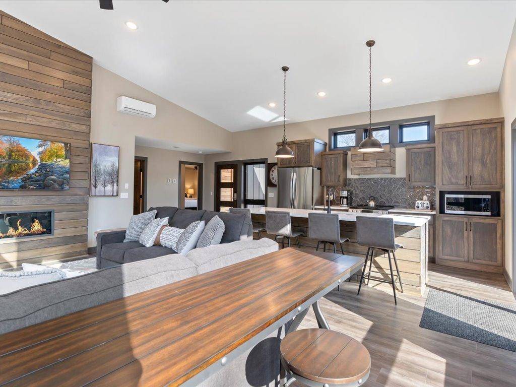 Nisswa, MN 56468,9831 Adventure Way SW #403