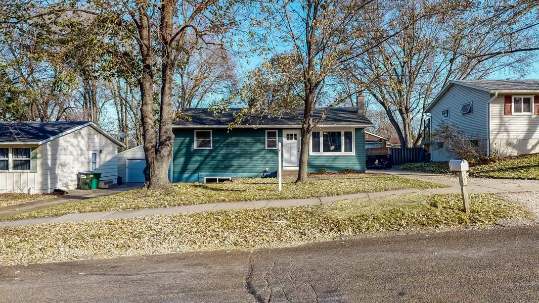 3812 15th AVE NW, Rochester, MN 55901