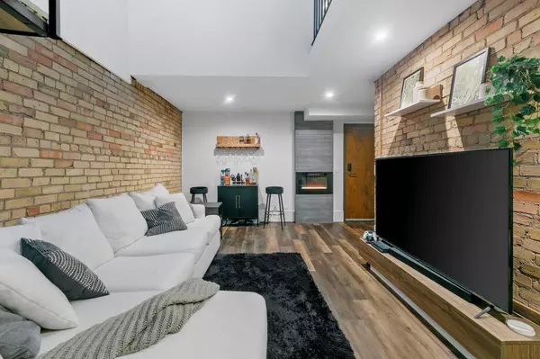 Minneapolis, MN 55404,603 S 9th ST #1