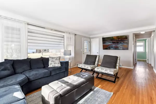 Robbinsdale, MN 55422,4342 France AVE N