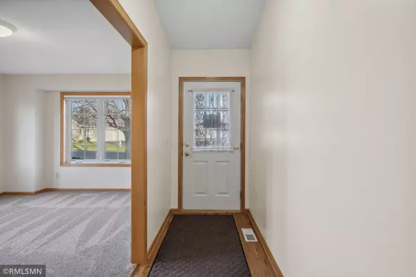 Vadnais Heights, MN 55127,885 Evergreen CT