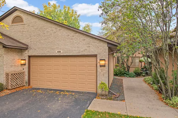 Apple Valley, MN 55124,13303 Huntington CIR