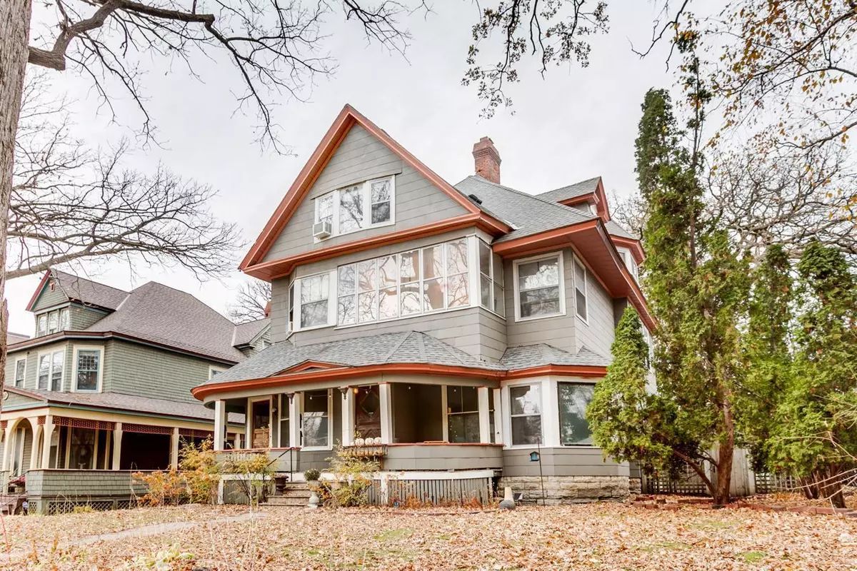Saint Paul, MN 55102,529 Portland AVE