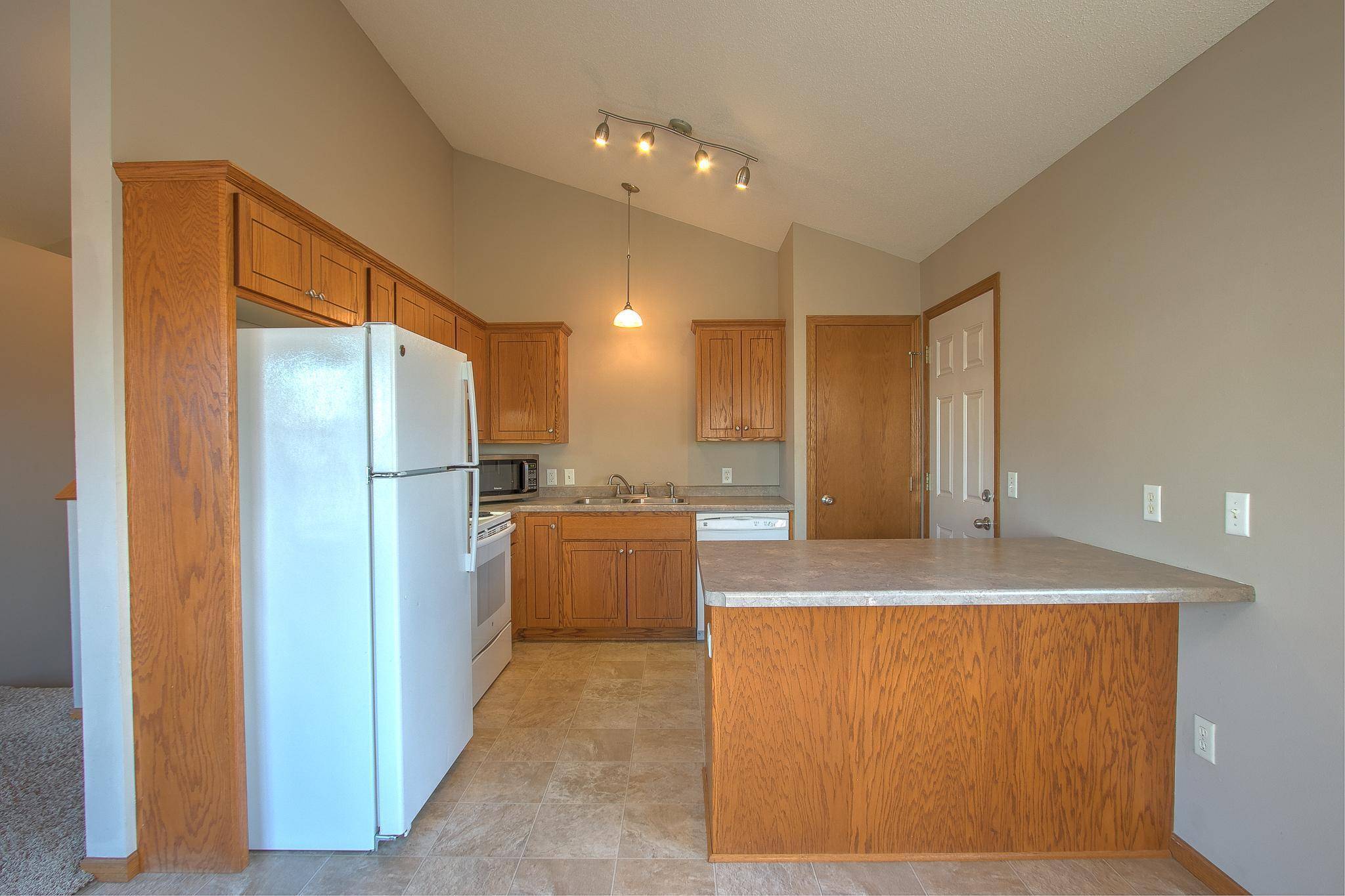 Cambridge, MN 55008,579 13th AVE SW