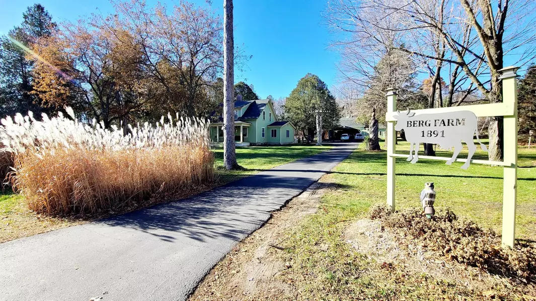 1119 Mulberry ST, Taylors Falls, MN 55084