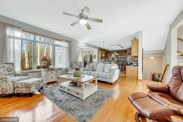 Eagan, MN 55121,507 Chapel CT