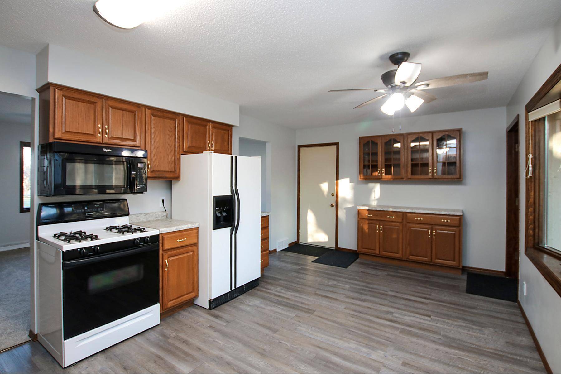 Arlington, MN 55307,406 E Brooks ST