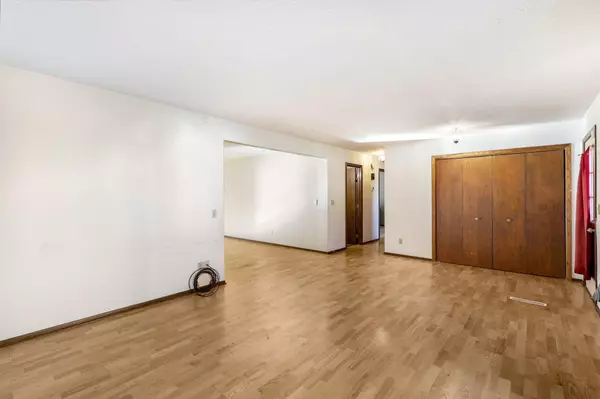 Montgomery, MN 56069,110 N Circle DR