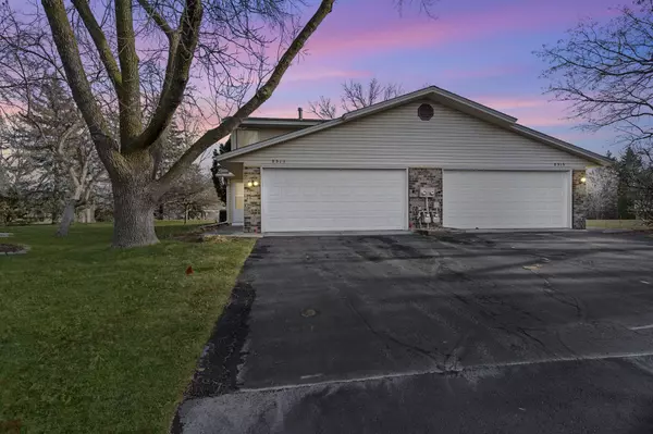 8513 W 97th Street CIR, Bloomington, MN 55438