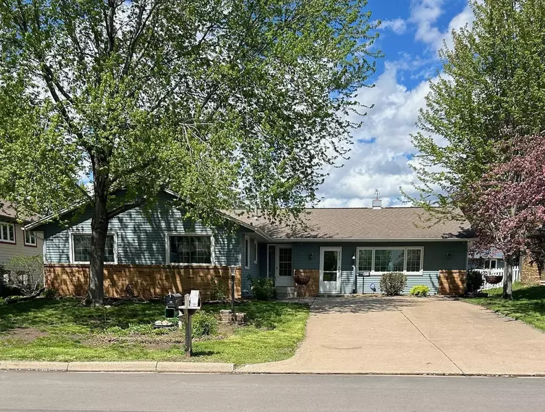 171 Southwind LN, West Saint Paul, MN 55118