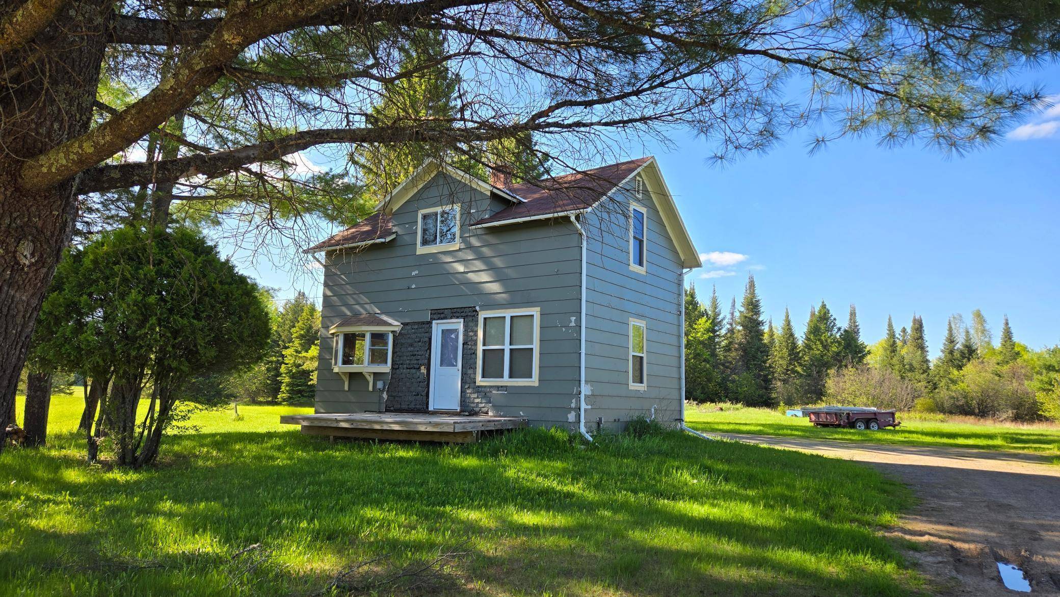5544 River RD,  Buyck,  MN 55771