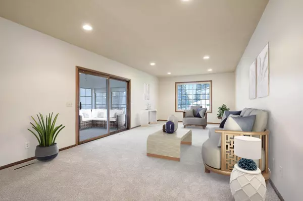 Eagan, MN 55122,1740 Crestridge LN