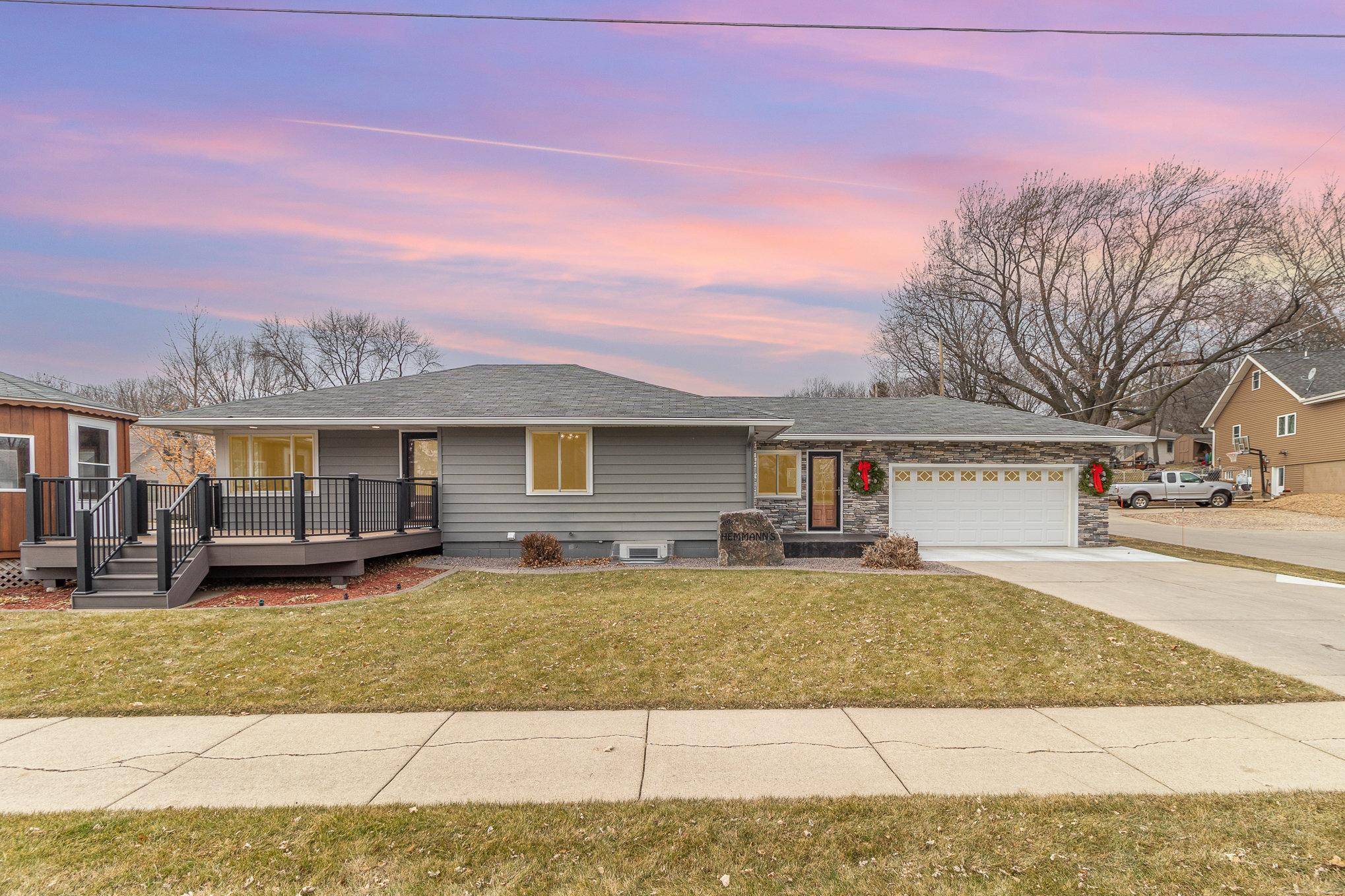 327 S Oak ST, Norwood Young America, MN 55368