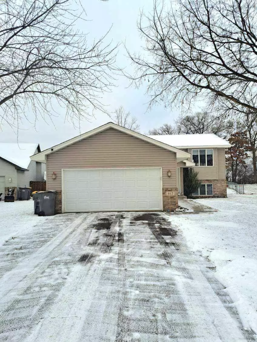 Isanti, MN 55040,817 Isanti Pkwy NW