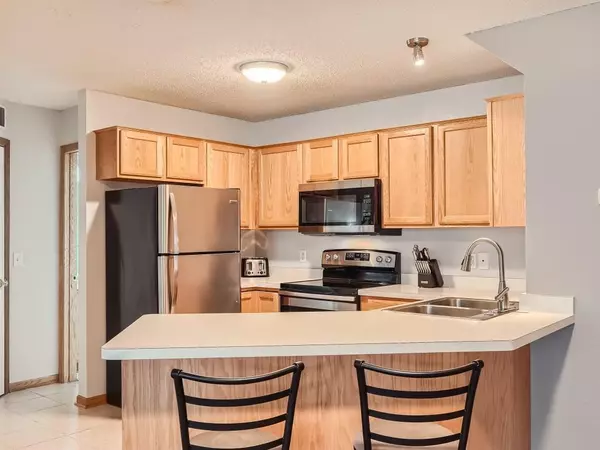 New Prague, MN 56071,502 SE Horizon DR SE