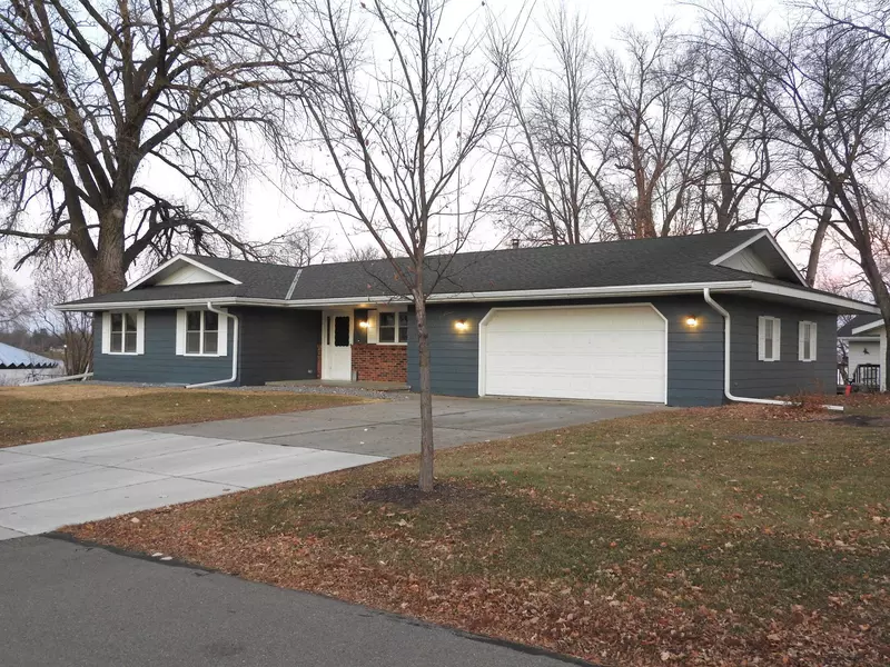 169 1st ST S, Winsted, MN 55395